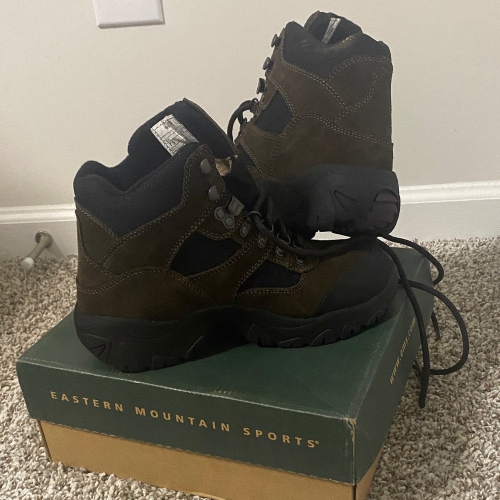 Eastern Mountain Sports Women’s Dark Brown Outdoor Boots